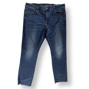 American Eagle Size 40x28 Women's Skinny Jeans Next Level Flex Raw Hem